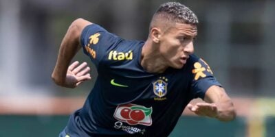 Richarlison com a camisa da Seleção Brasileira - Foto | Reprodução: Getty Images