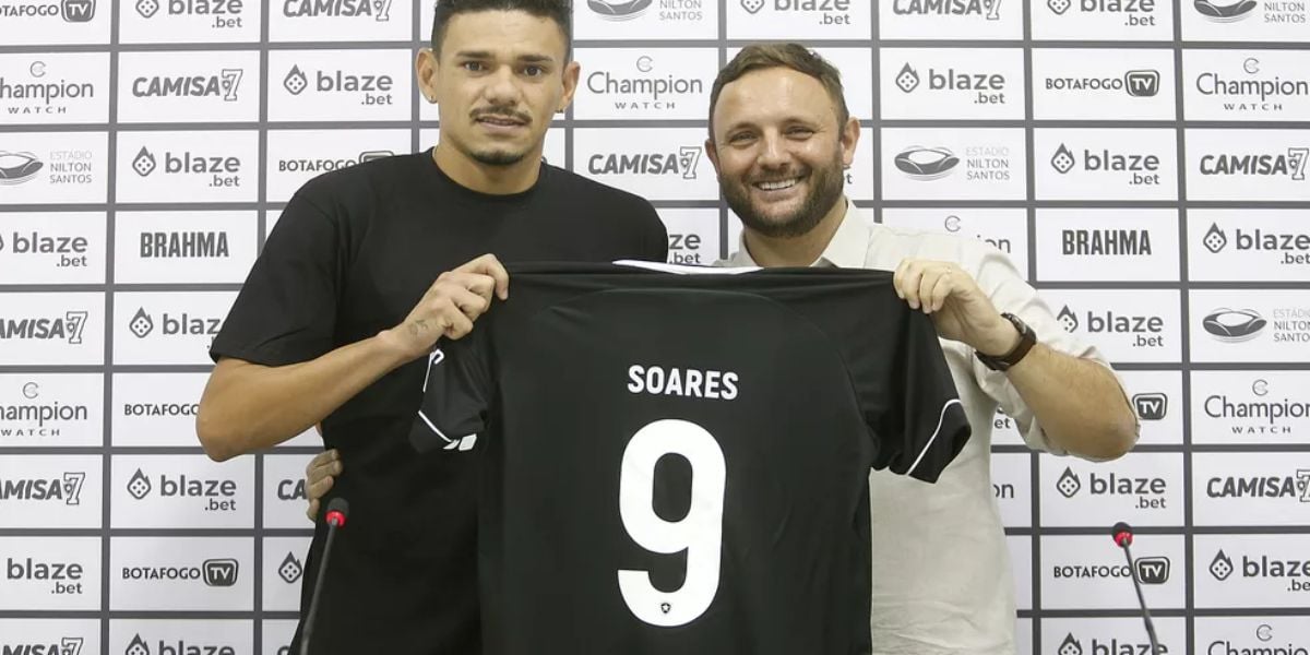 Mazzuco e Tiquinho Soares - Foto | Reprodução: Botafogo
