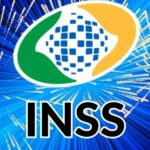 Logo do INSS e fogos de artifício (Fotos: Reproduções / Internet / Freepik / Montagem)