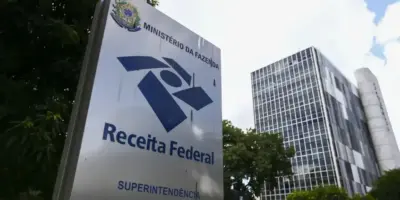 A receita esconde de você: Como restituir muito mais e pagar muito menos Imposto de Renda seguindo 7 passos