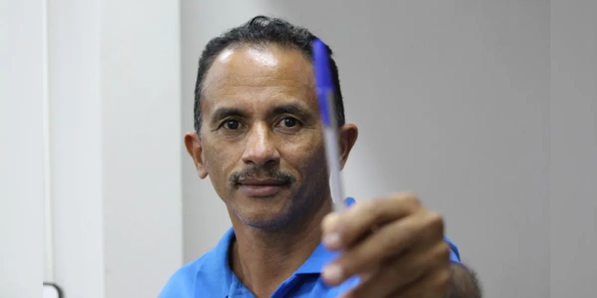 Manoel Gomes, Caneta Azul