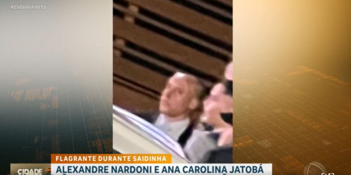Alexandre Nardoni e Anaa Carolina Jatobá flagrados no casamento (Reprodução: Record)
