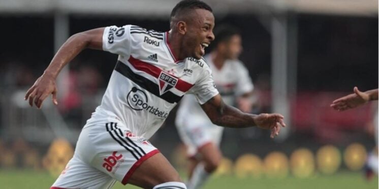 O famoso jogador de futebol, Welington (Foto: Rubens Chiri/saopaulofc.net)