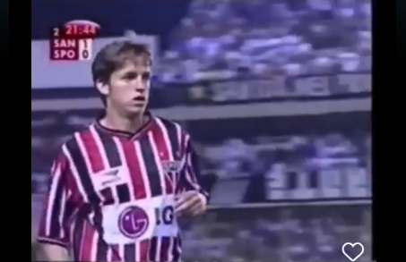 Imagens do Mauricio Miranda quando esteve numa partida pelo São Paulo