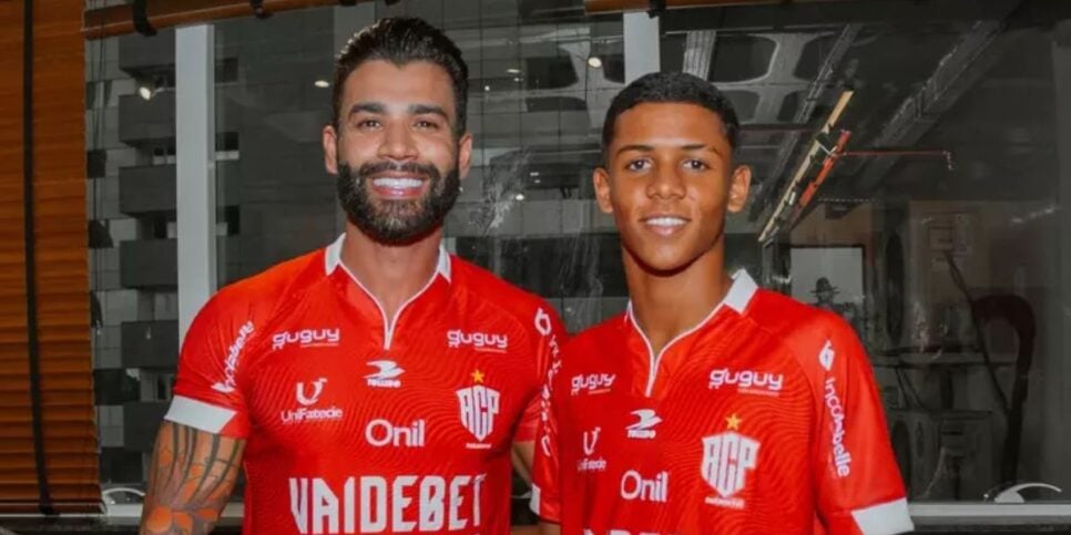 Gusttavo Lima e Akiles (Foto: Reprodução / ACP / Banda B)
