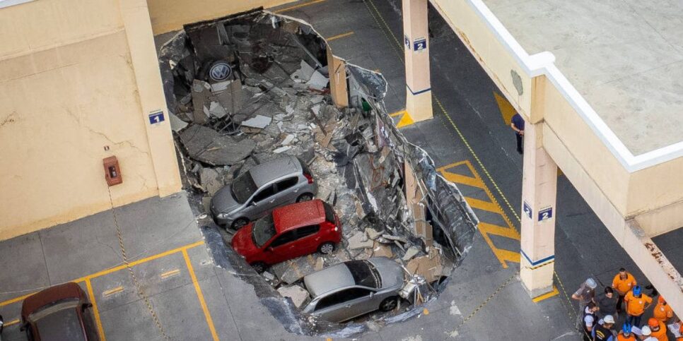 Desabamento em shopping (Foto: Reprodução. / FolhaPress / Ronny Santos)