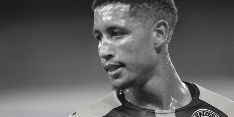 Kaizer Chiefs em luto após morte de Luke - (Foto: Reprodução / Internet)