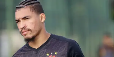 Rasteira em Mano Menezes no Grêmio: Santos libera PIX para assinar com Adryelson