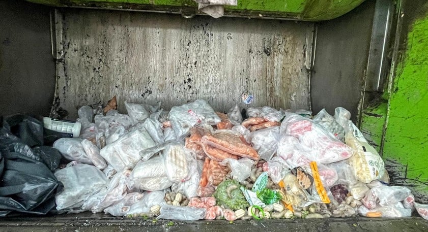 Alimentos estavam sendo utilizados na preparação de refeições para entrega no local e via delivery (Foto: Reprodução / Prefeitura de BP)
