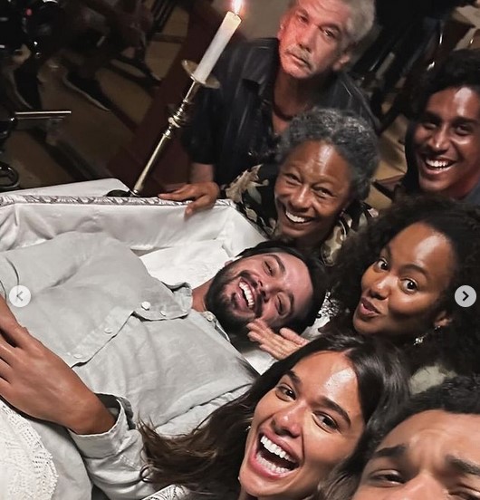 Rodrigo Simas publicou fotos dos bastidores da novela (Foto: Reprodução / Instagram)

