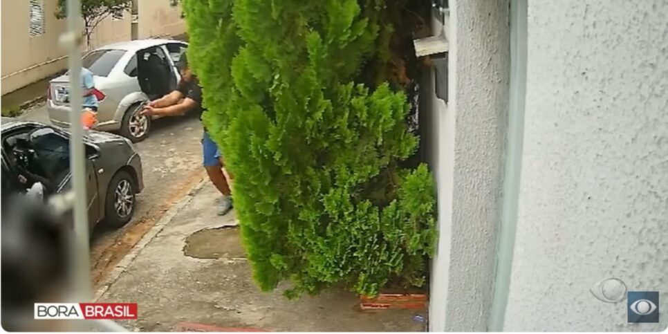 Outro ângulo do momento do crime (Reprodução: Band)