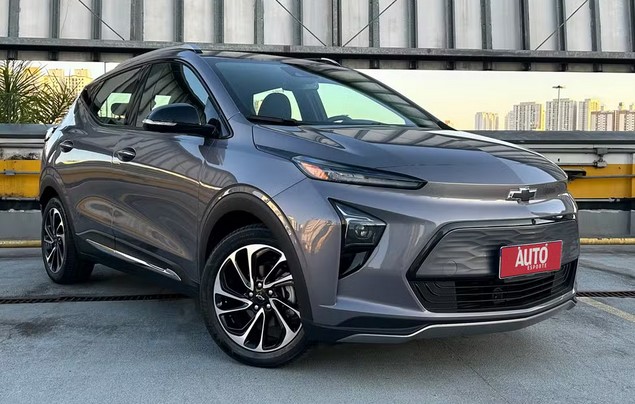 Chevrolet Bolt EUV ainda é possível encontrar em algumas lojas (Foto: Reprodução / Auto Esporte)
