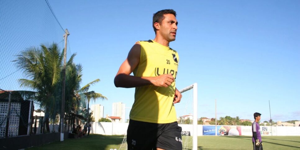 O jogador também atuou no ABC (Reprodução/Foto: Junior Santos)