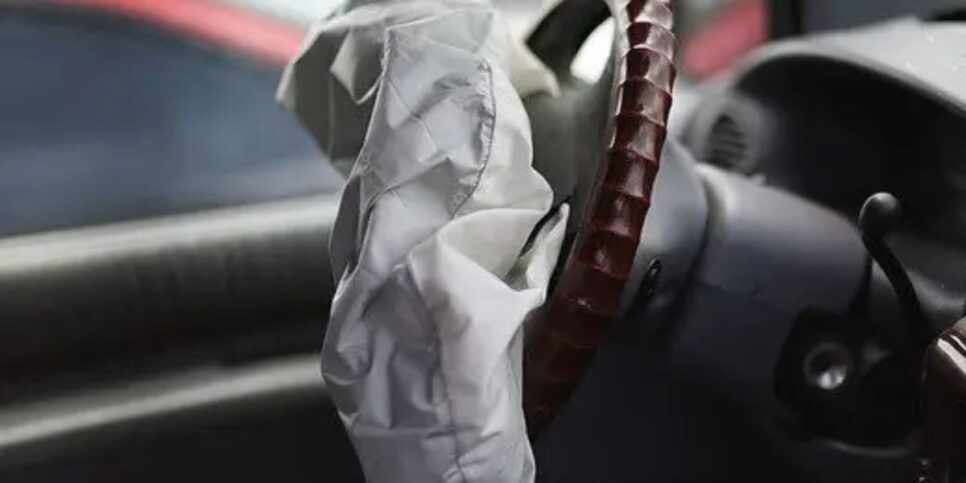 Os airbags estão com problemas e podem até matar os motoristas (Reprodução: Internet)