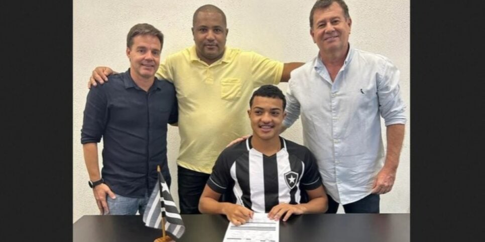 Botafogo assina contrato com Kayke, atacante de 17 anos - (Foto: Reprodução / Internet)