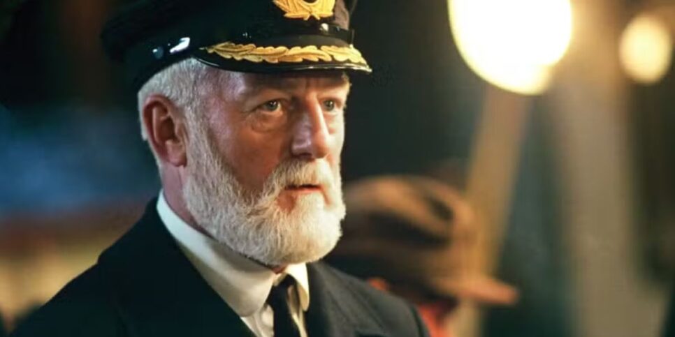 Bernard Hill, como Edward Smith, em Titanic (Foto: Reprodução / Titanic) 