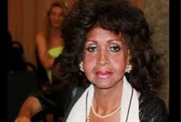 http://tvfoco.uai.com.br/wp-content/uploads/2015/05/Daniela-Mercury.jpg