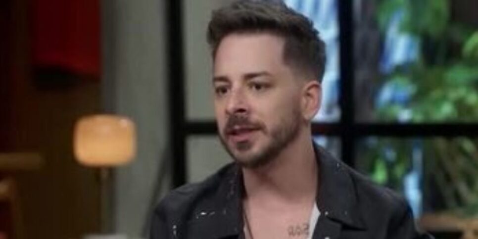Júnior Lima durante conversa com Bial (Foto: Reprodução / Globo)