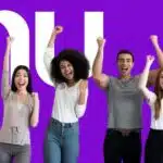 Logo do Nubank, pessoas comemorando e cartão (Fotos: Reproduções / Internet / Freepik)