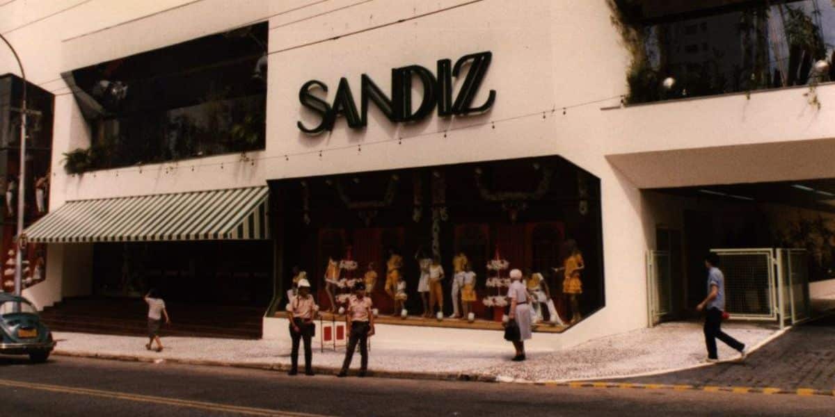 http://tvfoco.uai.com.br/wp-content/uploads/2015/05/Daniela-Mercury.jpg