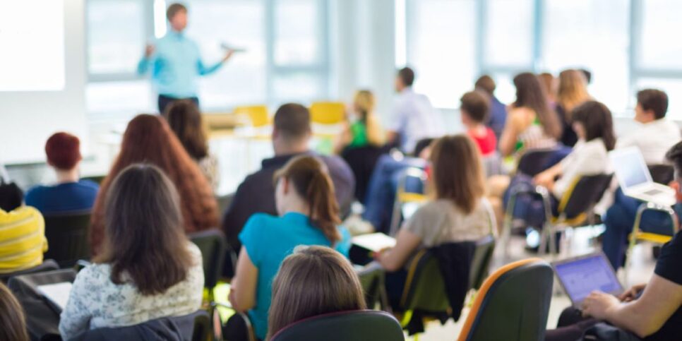 Professores vibram com aumento do salário mínimo (Reprodução: Internet)