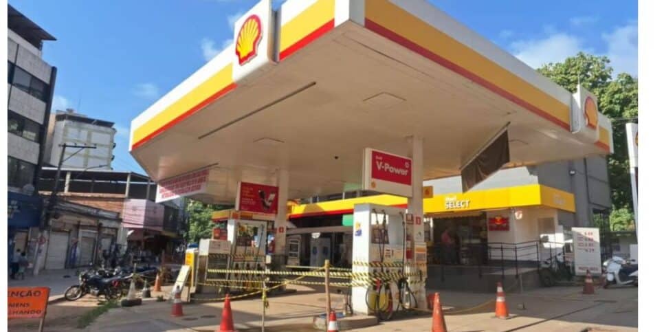 Posto Oásis, com a bandeira Shell (Foto: Reprodução / Alessandro de Paula)