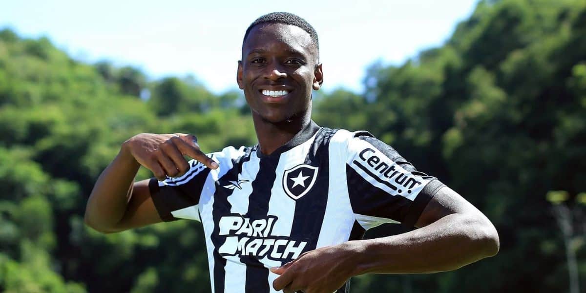 Luiz Henrique, do Botafogo, é um dos principais nomes do futebol atualmente (Foto: Divulgação/Youtube)