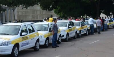 Preço médio da CNH é de R$ 2.240 no país (Foto: Agência Brasil)