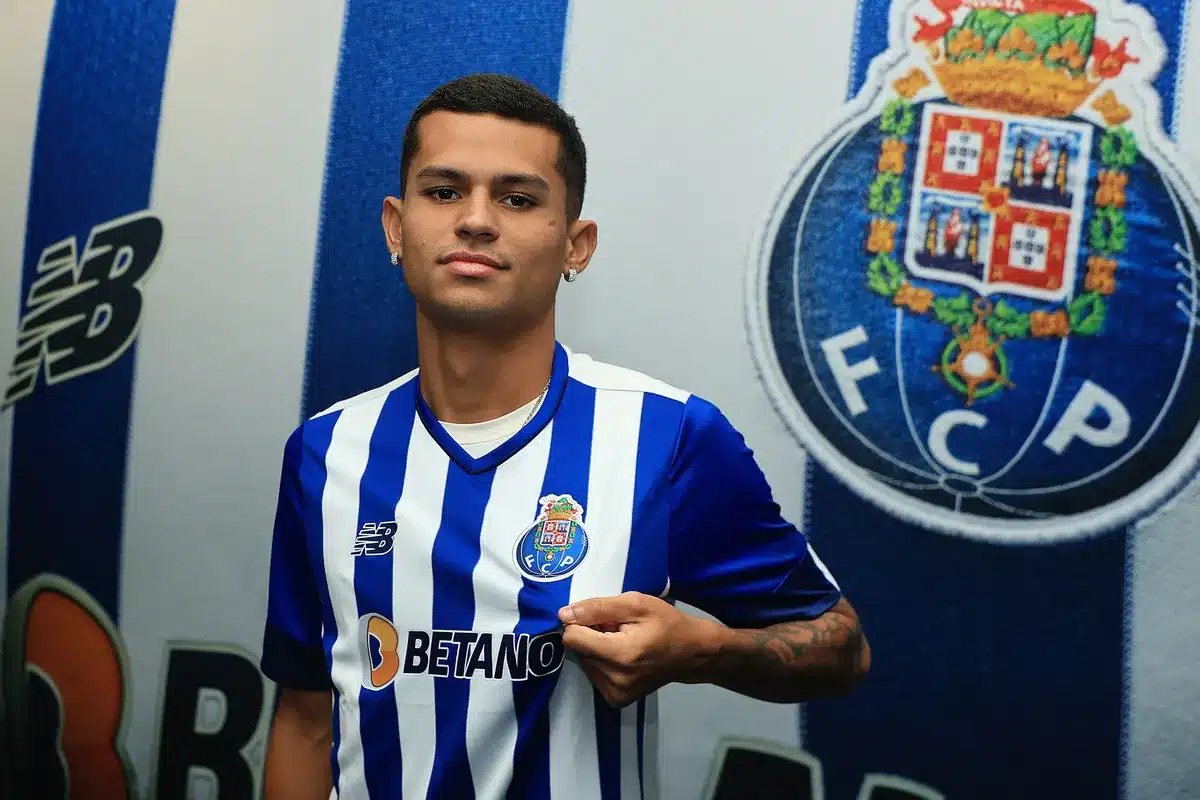 luanjogador http://www.otvfoco.com.br/wp-content/uploads/2015/05/Daniela-Mercury.jpg
