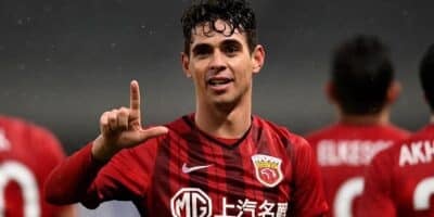 O famoso jogador de futebol, Oscar na China (Foto- X do Shanghai Port)