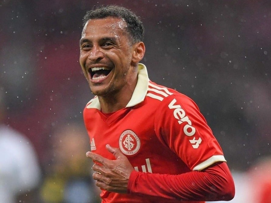 O famoso jogador de futebol do Internacional, Alan Patrick (Foto: Reprodução/Divulgação)