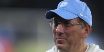 Mais de R$2 bilhões: John Textor, dono do Botafogo, arma venda de SAF para comprar novo gigante