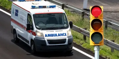 Detran ciente: Lei de trânsito traz real sobre multa caso fure o sinal vermelho para ambulância passar