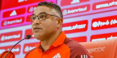 Roger Machado desesperado: Atacante de R$48M não joga com Alan Patrick no Inter e vira reforço no Corinthians