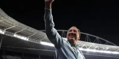 Craque de R$5M e dupla de Tiquinho: Textor arma debandada de 9 estrelas no Botafogo