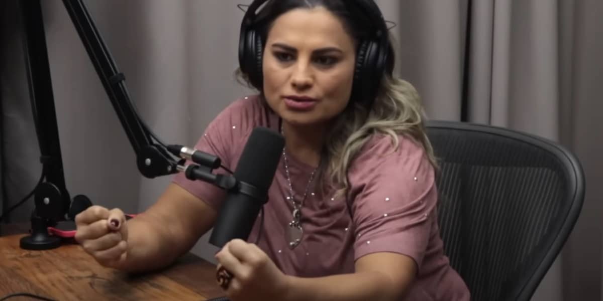 Marcia Imperaator diz que pênis de Kid Bengala não fica duro (Foto: Reprodução/ YouTube)