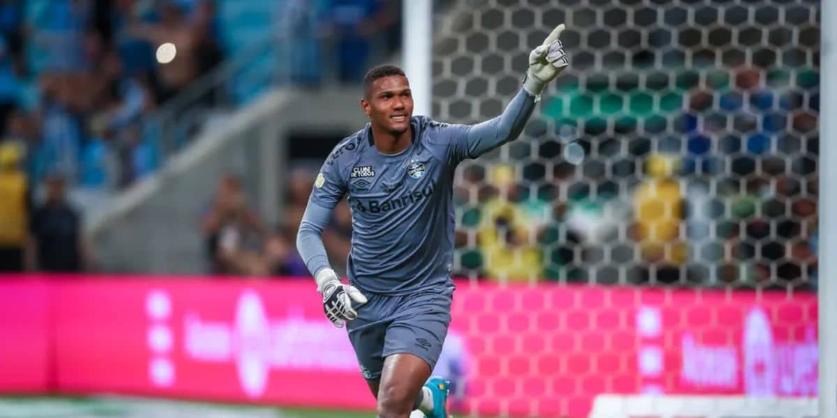 O goleiro deve retornar ao Grêmio em 2025 (Reprodução: Lucas Uebel)