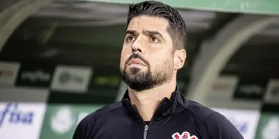 Vingança contra o Corinthians após 4 meses: António Oliveira ressurge em maior rival do Timão e paralisa o Brasil