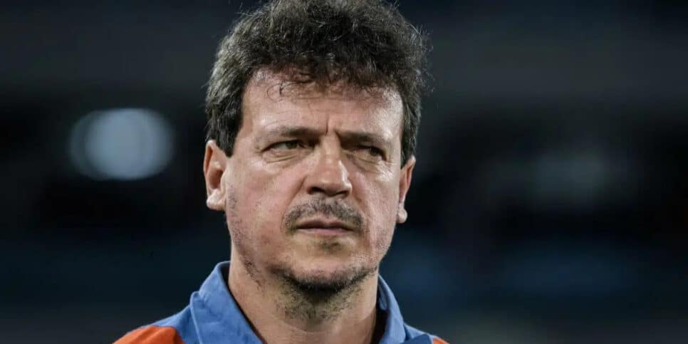 Técnico de futebol do Cruzeiro fala sobre suposta demissão (Foto: Gustavo Aleix) diniz