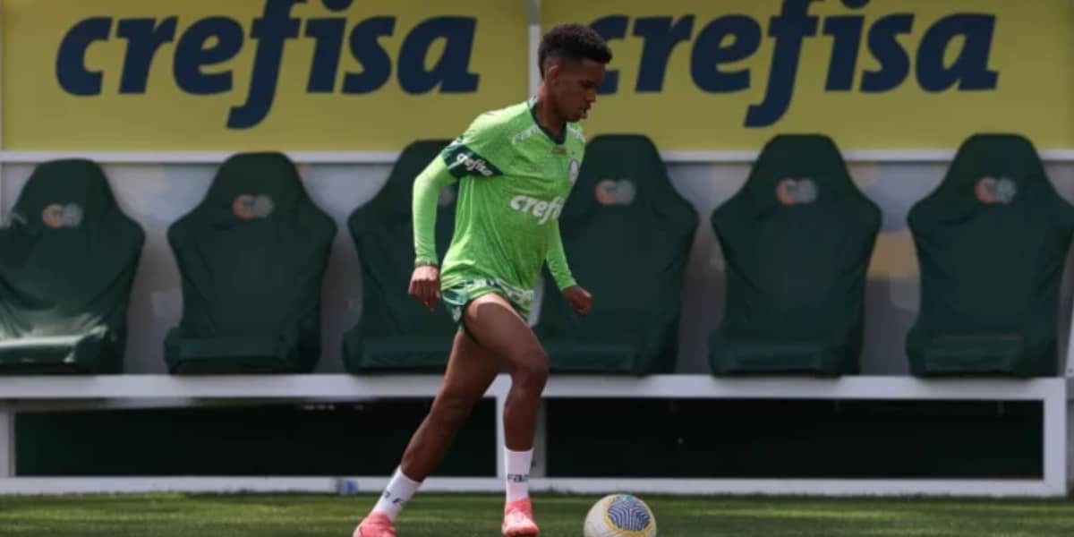 Estevão (Foto: Cesar Greco/Palmeiras/by Canon)