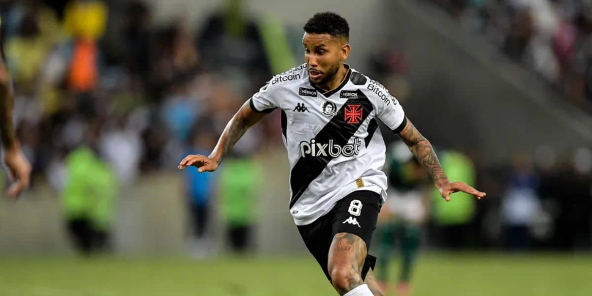 O volante deve retornar contra o São Paulo (Reprodução: Thiago Ribeiro/AGIF)