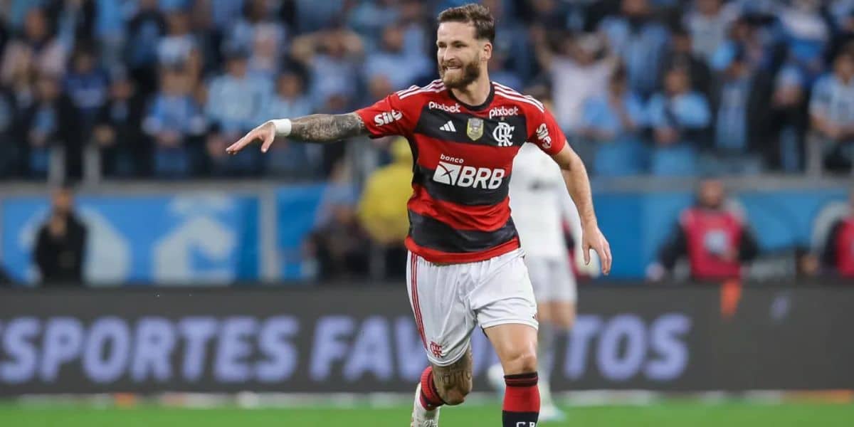 Léo Pereira também está suspenso (Reprodução: Pedro H. Tesch)