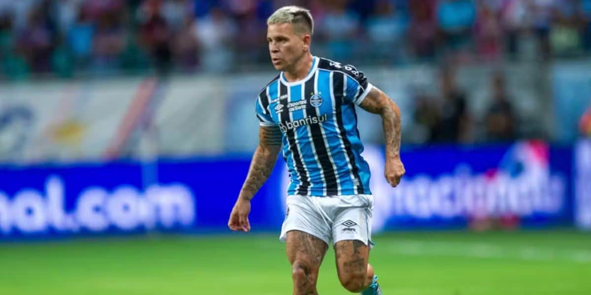 Soteldo deve seguir no Grêmio até dezembro (Foto: Jhony Pinho / AGIF)