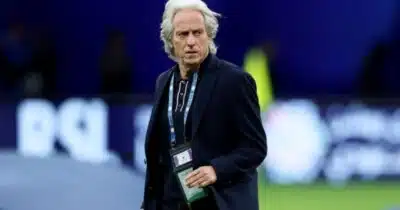 Jorge Jesus agora defende o Al-Nassr (Foto: Yasser Bakhsh/Getty Images)