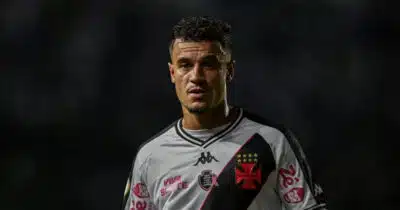 Coutinho, é craque de futebol do Vasco (Foto: Thiago Ribeiro/AGIF)