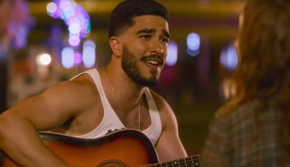 Rhodes (Leo Bittencourt) poderá ter affair com protagonista de Mania de Você (Foto: Reprodução/ Globo)