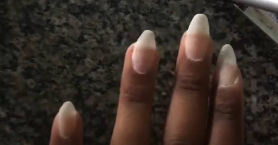 Unhas em gel caseiras (Foto: Canal Negranin)