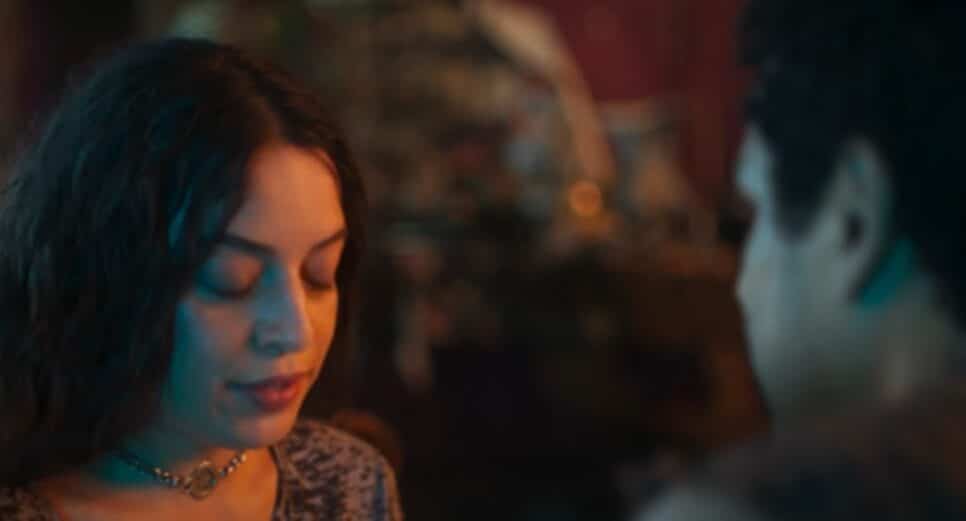 Cacá recebe apoio de Chico na gravidez e Roxelle e ela se engalfinham (Foto: Reprodução/ TV Globo)