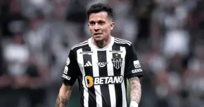 Bernard tem veredito final confirmado no Atlético-MG em 2025 após rasteira no Botafogo e Cuca está ciente