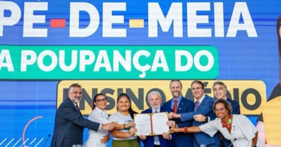 Governo comemora o Pé de Meia